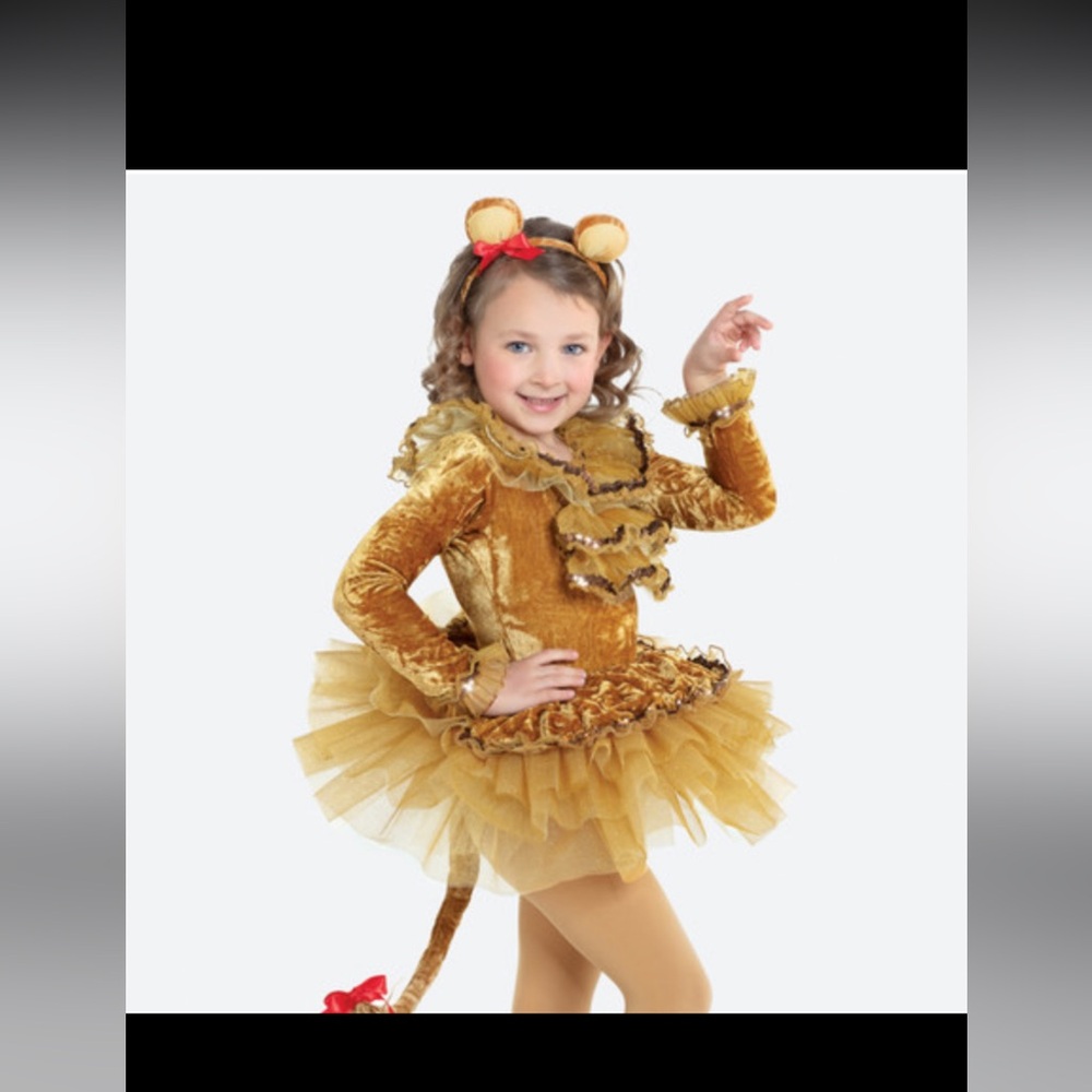 Lion costume girl